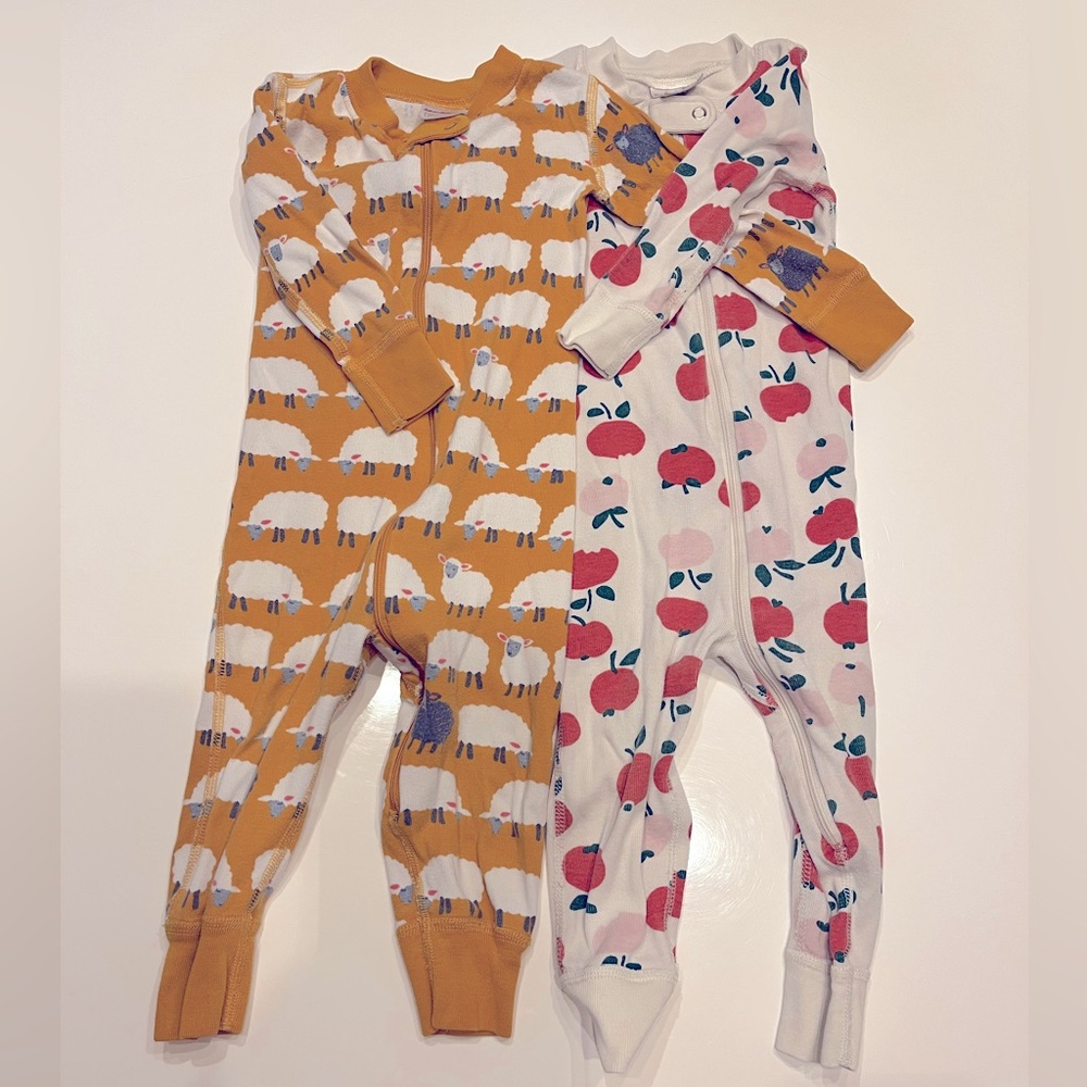 Hanna Andersson zip cotton romper pajamas - 80cm/18-24 month - apples & sheep